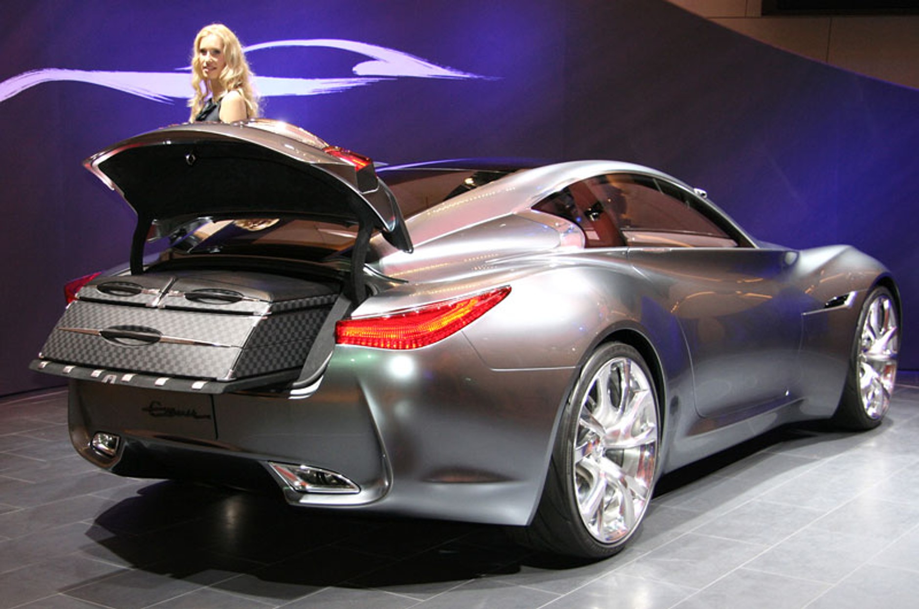 Genewa 2009: Infiniti Essence Concept (fotogaleria)