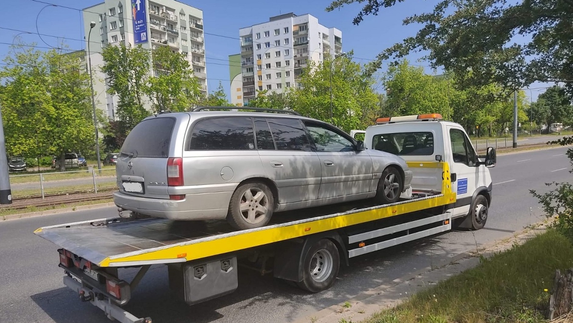 Samochód kierowcy prowadzącego auto pomimo pięciu sądowych zakazów