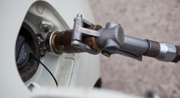 Szaleństwo cen na stacjach paliw. Jazda na LPG coraz bardziej bez sensu?