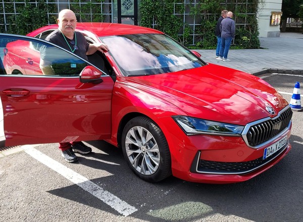 Jeździłem nową Skodą Superb liftback. Mogłem poczuć się jak Bond