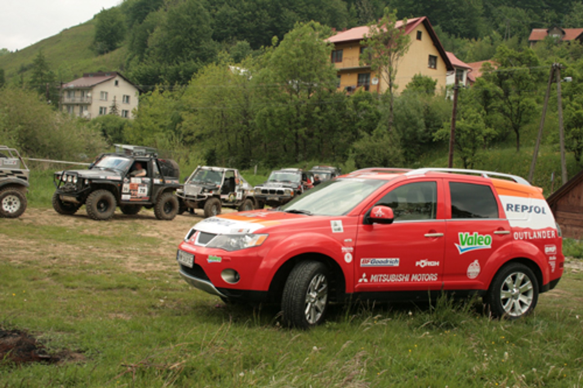 Mitsubishi Outlander - Doskonały z niego kibic!