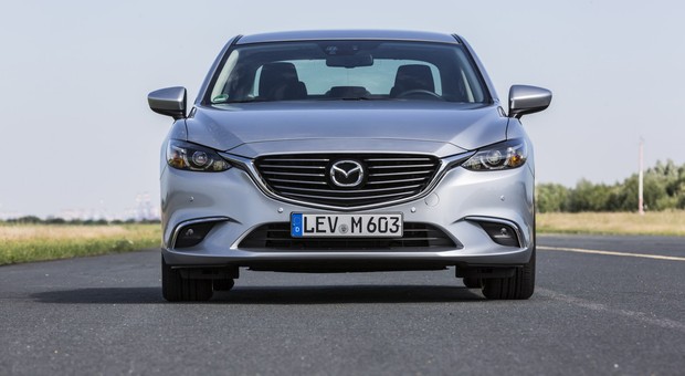 Jakie auto za 80 tys. zł? Mechanik nie miał problemu z wyborem. Opel Insignia, Mazda 6 czy Renault Talisman?