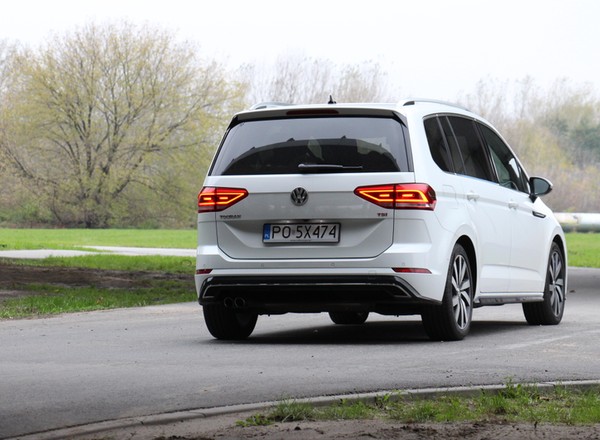 Volkswagen Touran 1.8 TSI - czujesz się w nim jak w Golfie | TEST