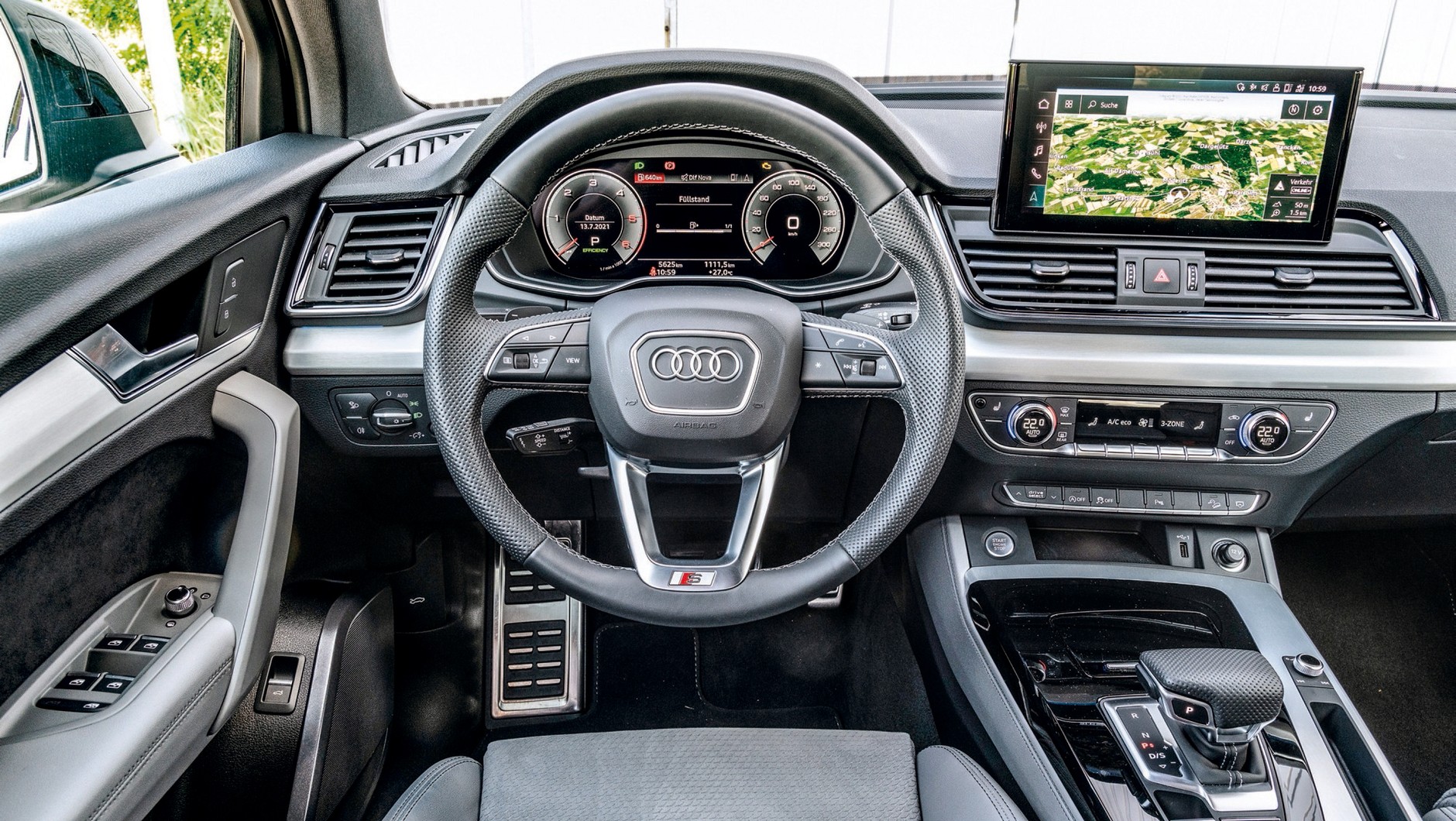 Porównanie SUV-ów: Audi Q5 Sportback 40 TDI quattro - kokpit