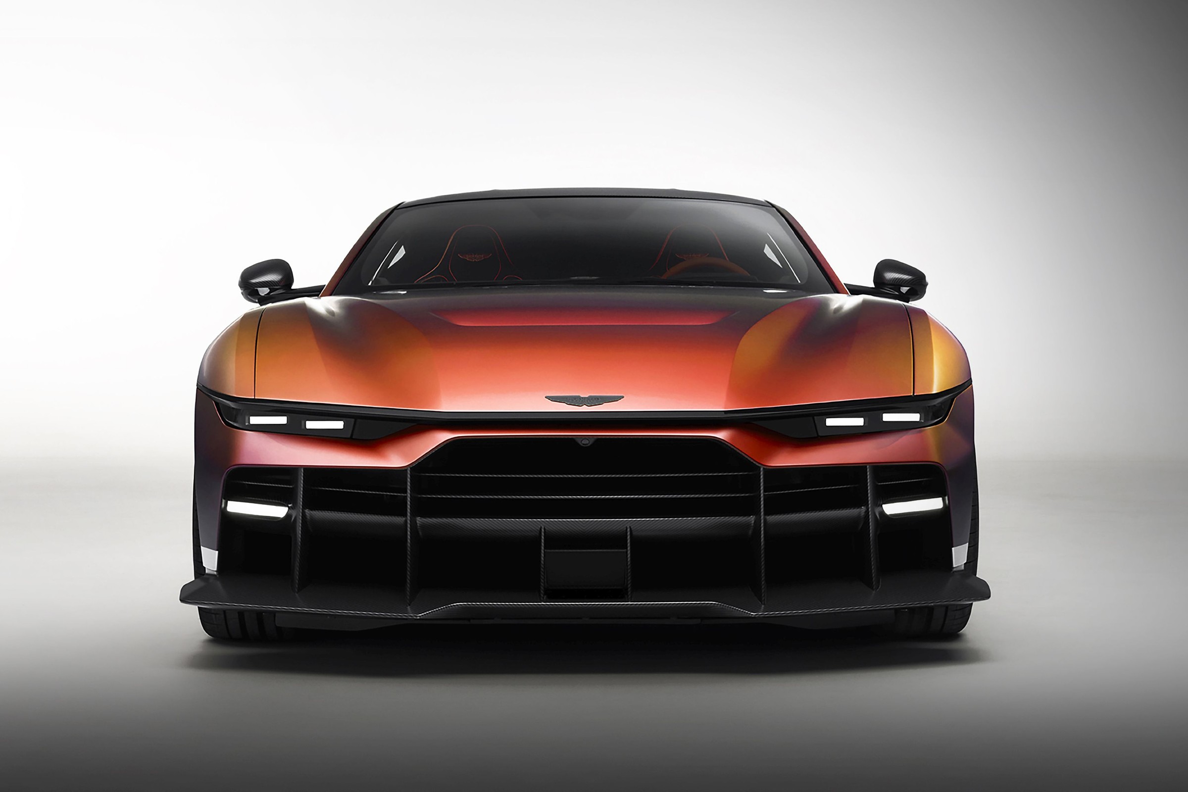 Aston Martin Valen ma silnik 5.2 V12 o mocy 850 KM. Chwalą się rekordem