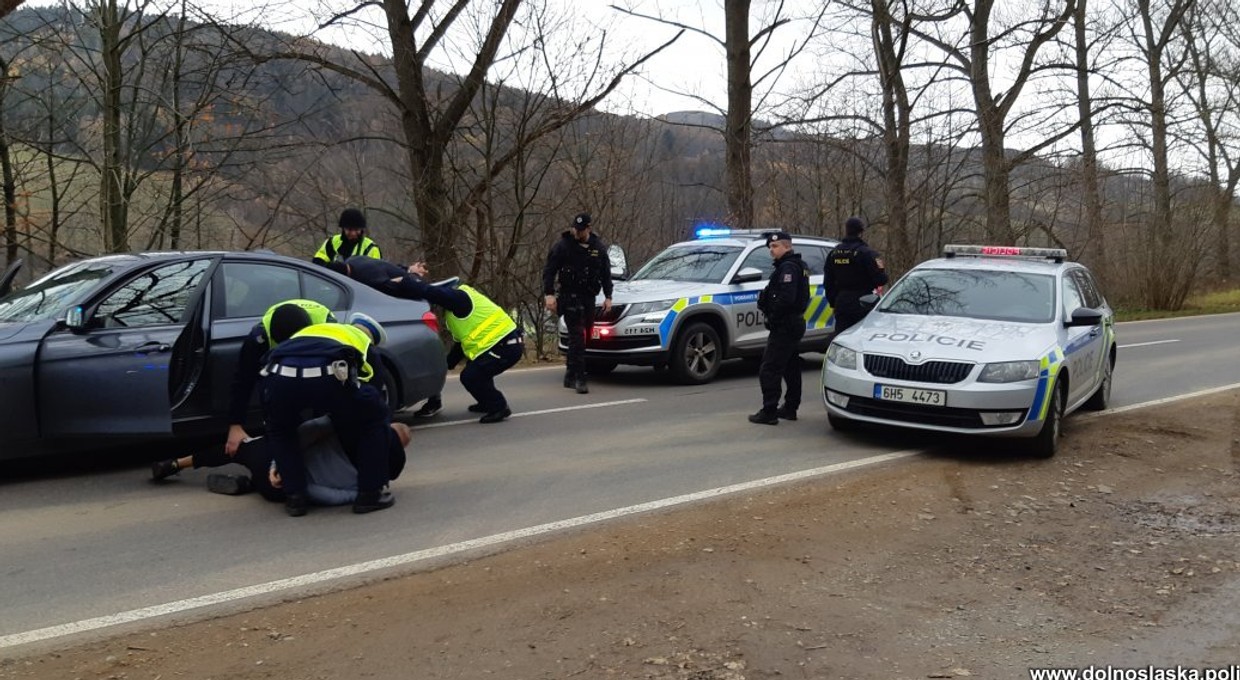 Pościgi przez granicę — wspólne ćwiczenia polskiej i czeskiej policji