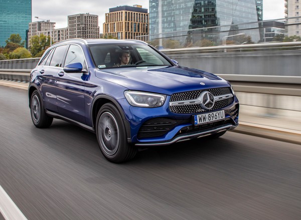 Mercedesy Klasy C, GLC i EQC mogą się zapalić. Akcja serwisowa