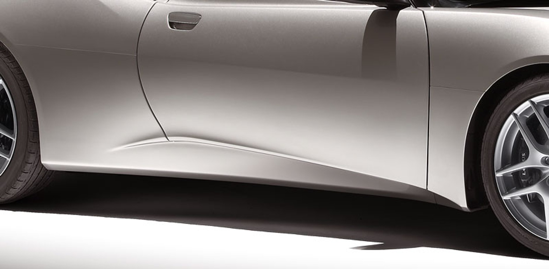 Lotus Eagle – następca Esprita odkrywa swoją twarz