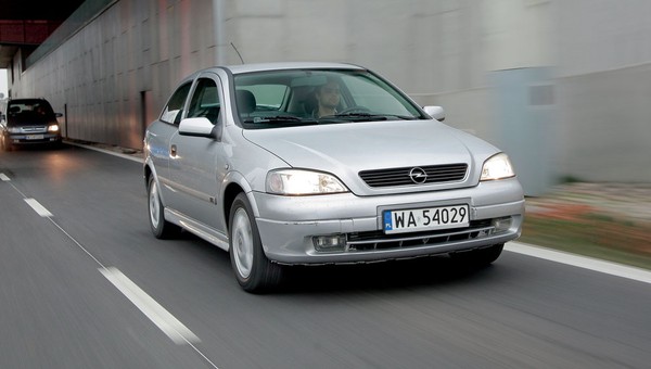 Opel Astra 2. generacji