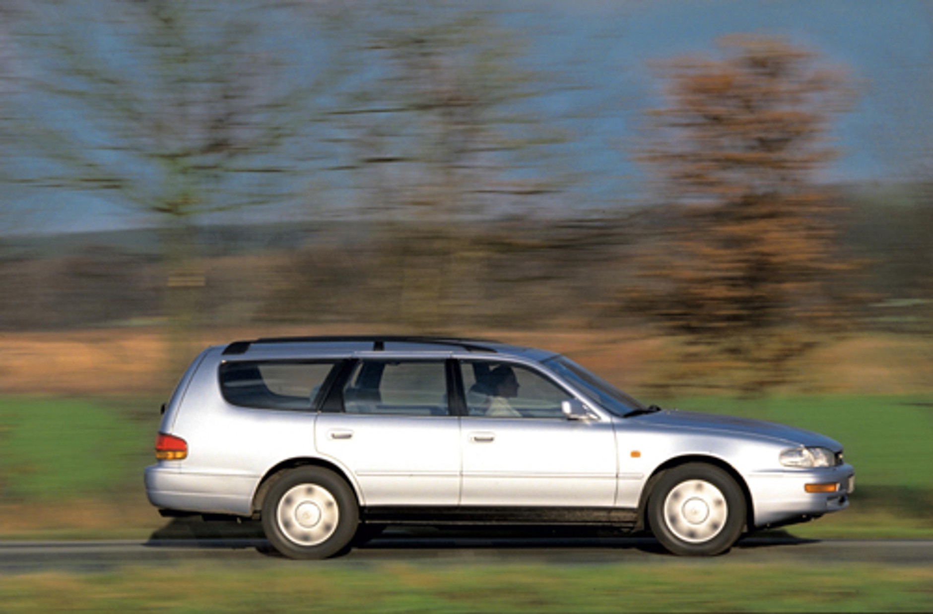 Citroen XM, Mercedes W124, Volvo 850, Ford Scorpio, Opel Omega oraz Toyota Camry - Oto duże "kombiaki" za niewielkie pieniądze