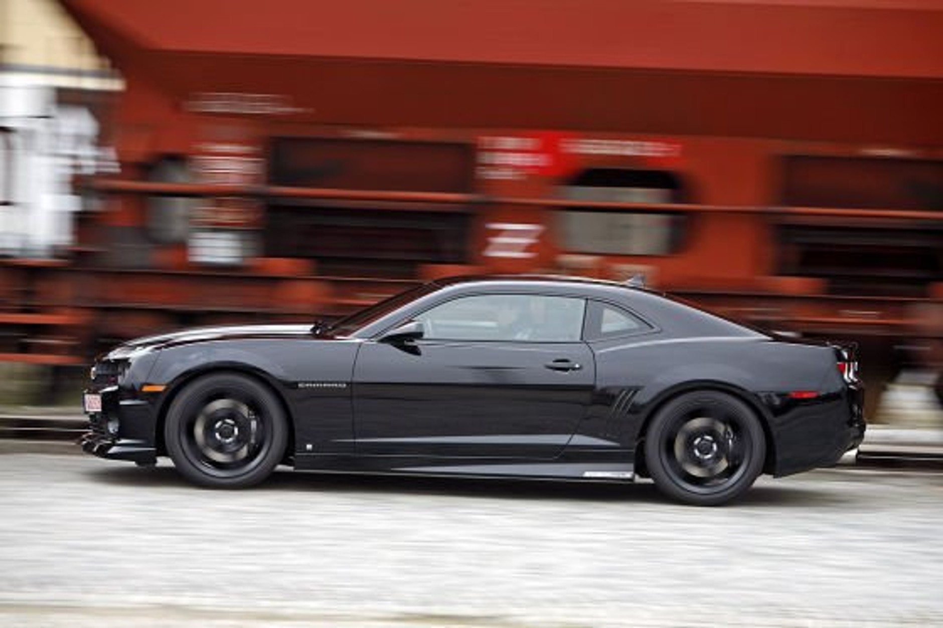 Camaro kontra Challenger i Mustang - V8 po tuningu wiele potrafi