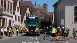 Po drogach Niemiec znowu przemieszcza się wielki U-Boot. Transport można śledzić