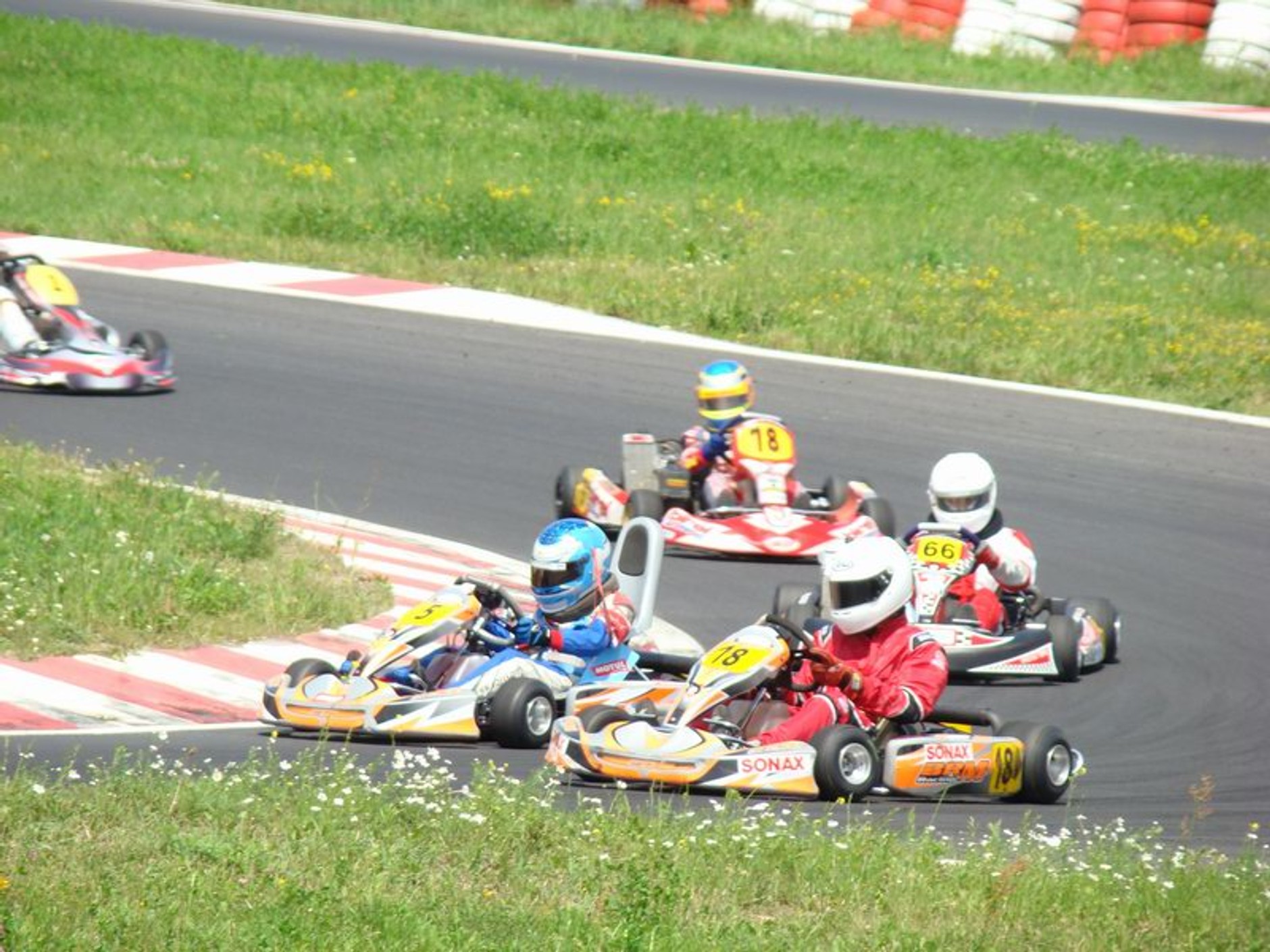 Rotax Max Challenge - Gwiazdy sportu samochodowego na torze kartingowym