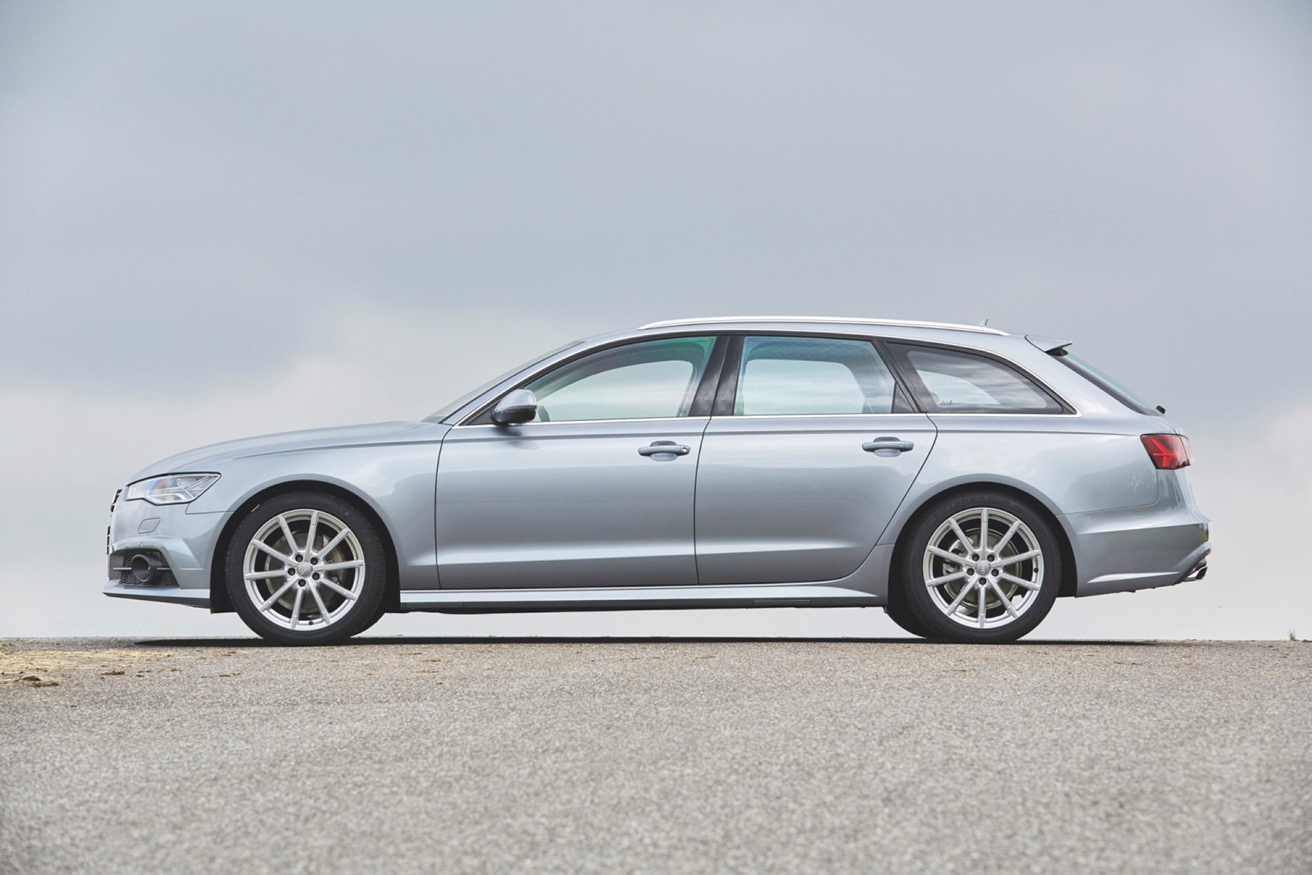 Flota marzeń - Audi A6, Mercedes klasy E, BMW serii 5 i Volvo V90