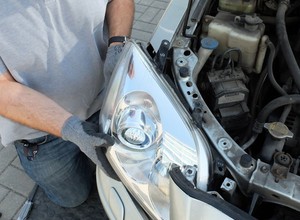 Dlaczego stare ksenony słabo świecą i co z tym można zrobić?
