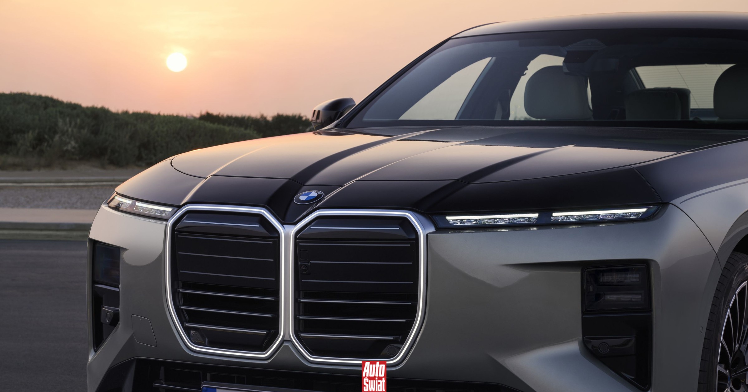 BMW serii 7 znów frapuje. Wbrew pozorom zdecydowanie bardziej wnętrzem niż tym grillem