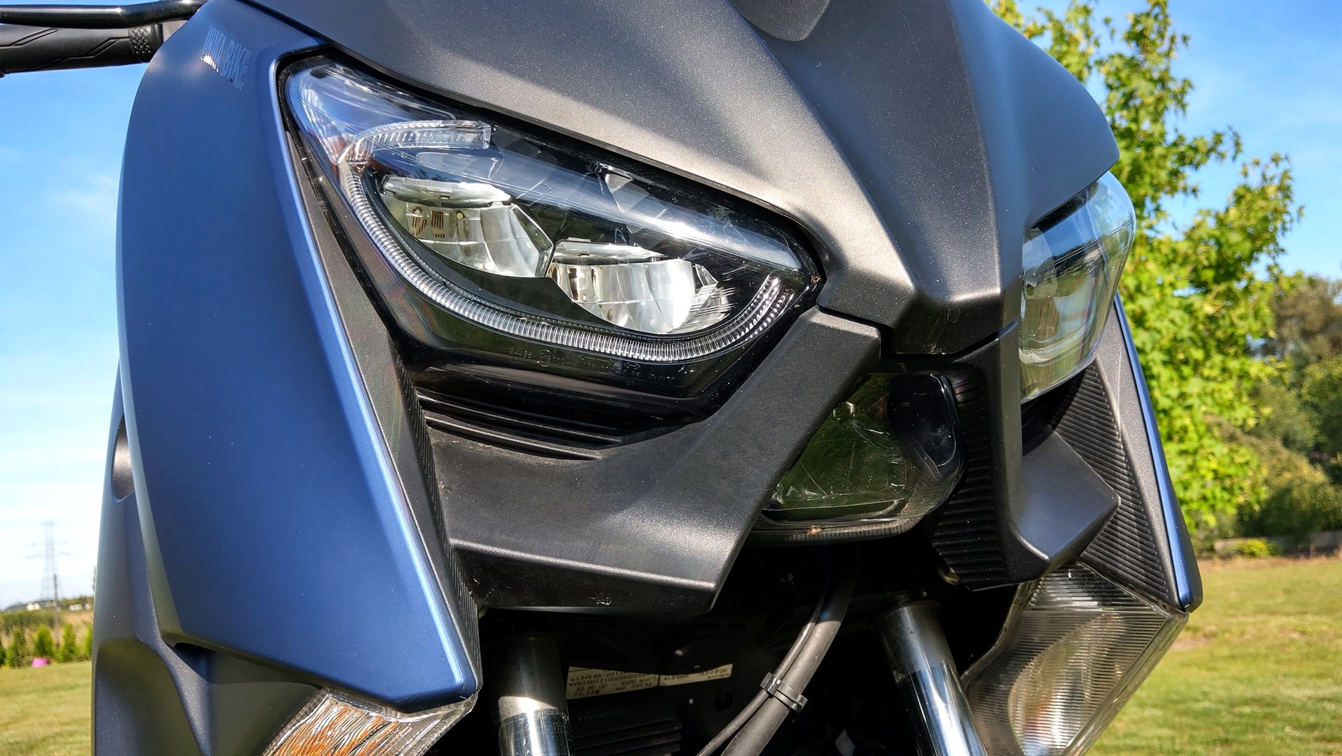 Yamaha Xmax 400 - reflektory LED z przodu