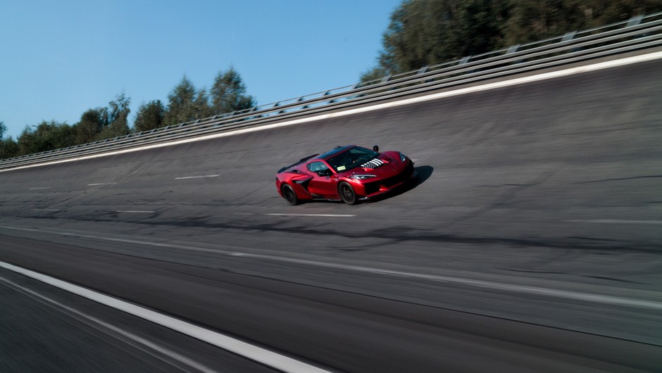 Chevrolet Corvette ZR1 osiągnął 375 km na godz.