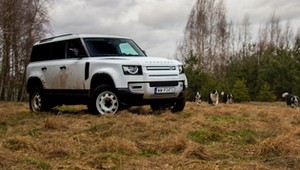 Land Rover Defender Hard Top to doskonały samochód dla profesjonalistów, gdyby nie jedna rzecz