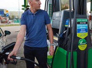 Nowe oznaczenia na stacjach paliw obowiązkowe od stycznia