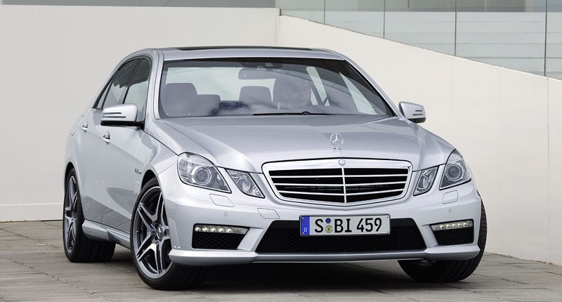 Mercedes-Benz E 63 AMG: pierwsze oficjalne zdjęcia i informacje