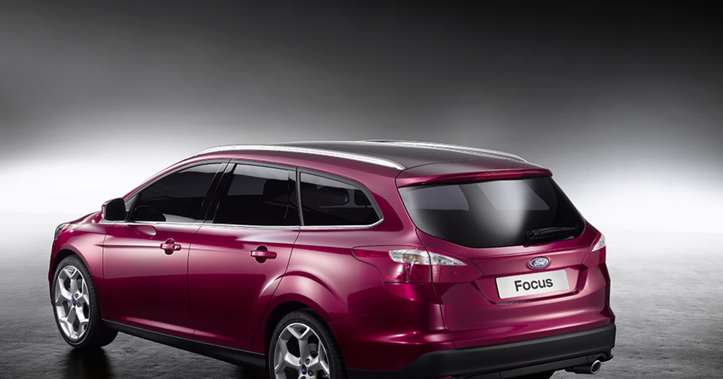 Genewa 2010: Ford Focus - światowa premiera modelu kombi, europejska modelu pięciodrzwiowego (galeria)