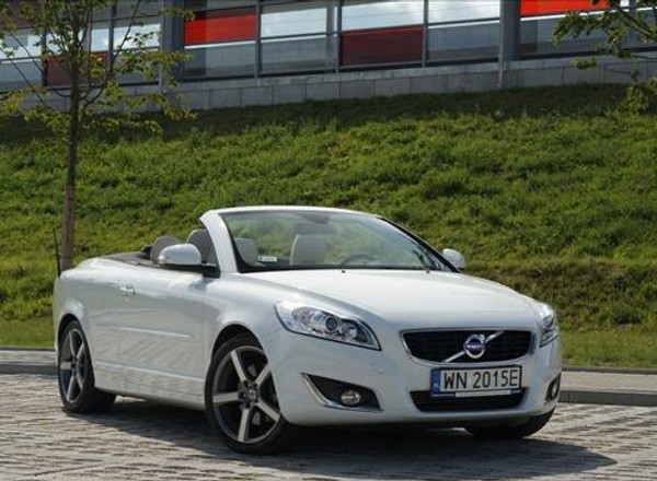 Volvo C70 - Przyciąga spojrzenia