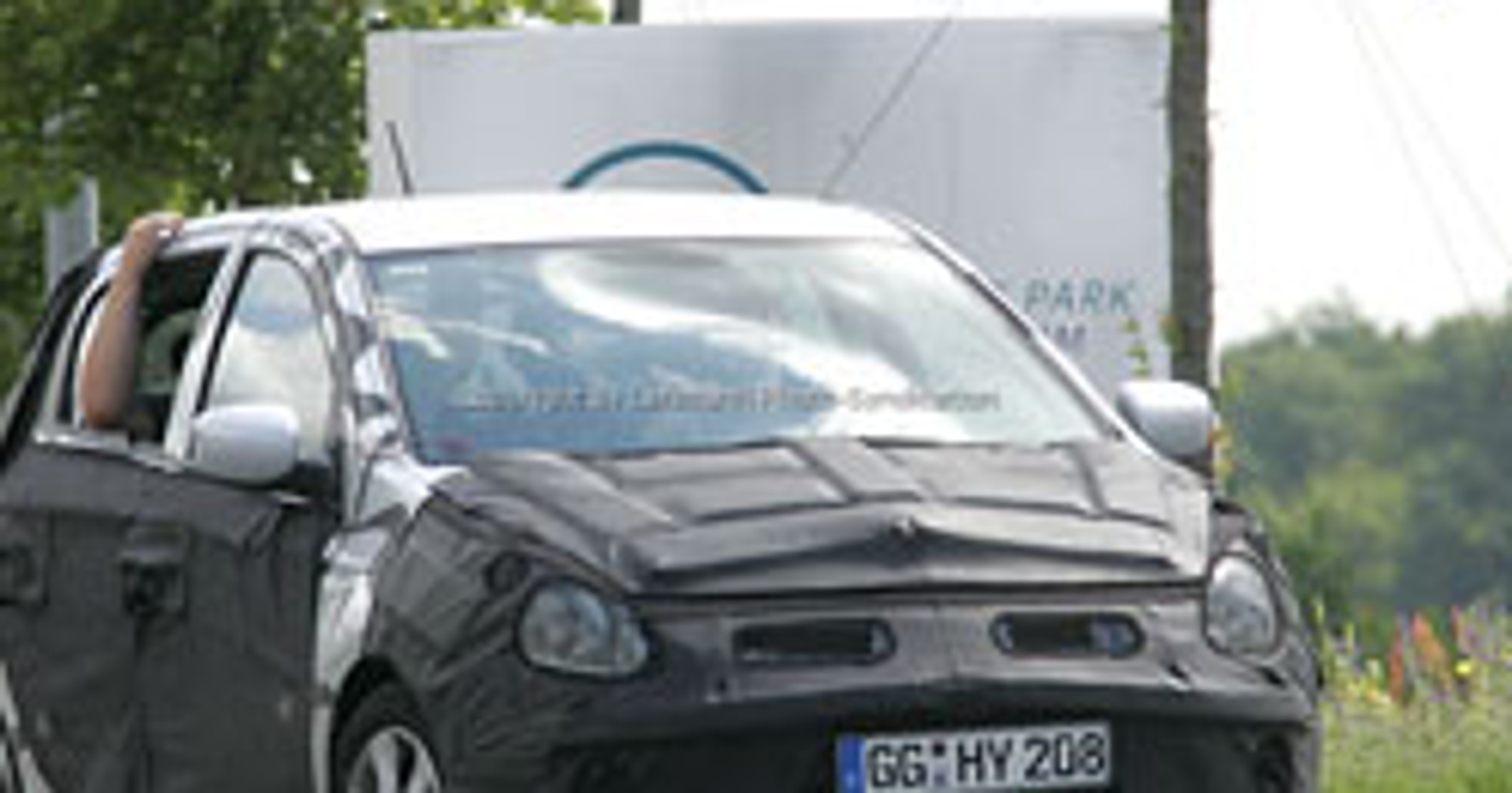 Zdjęcia szpiegowskie: Hyundai i10 a i20