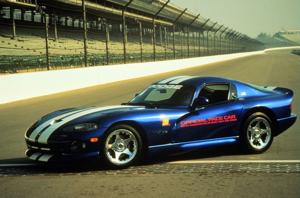 Viper przyciąga wzrok i szokuje osiągami.Po dodaniu gazu zrywa przyczepność na każdym biegu. W 2017 r. przejdzie do historii.