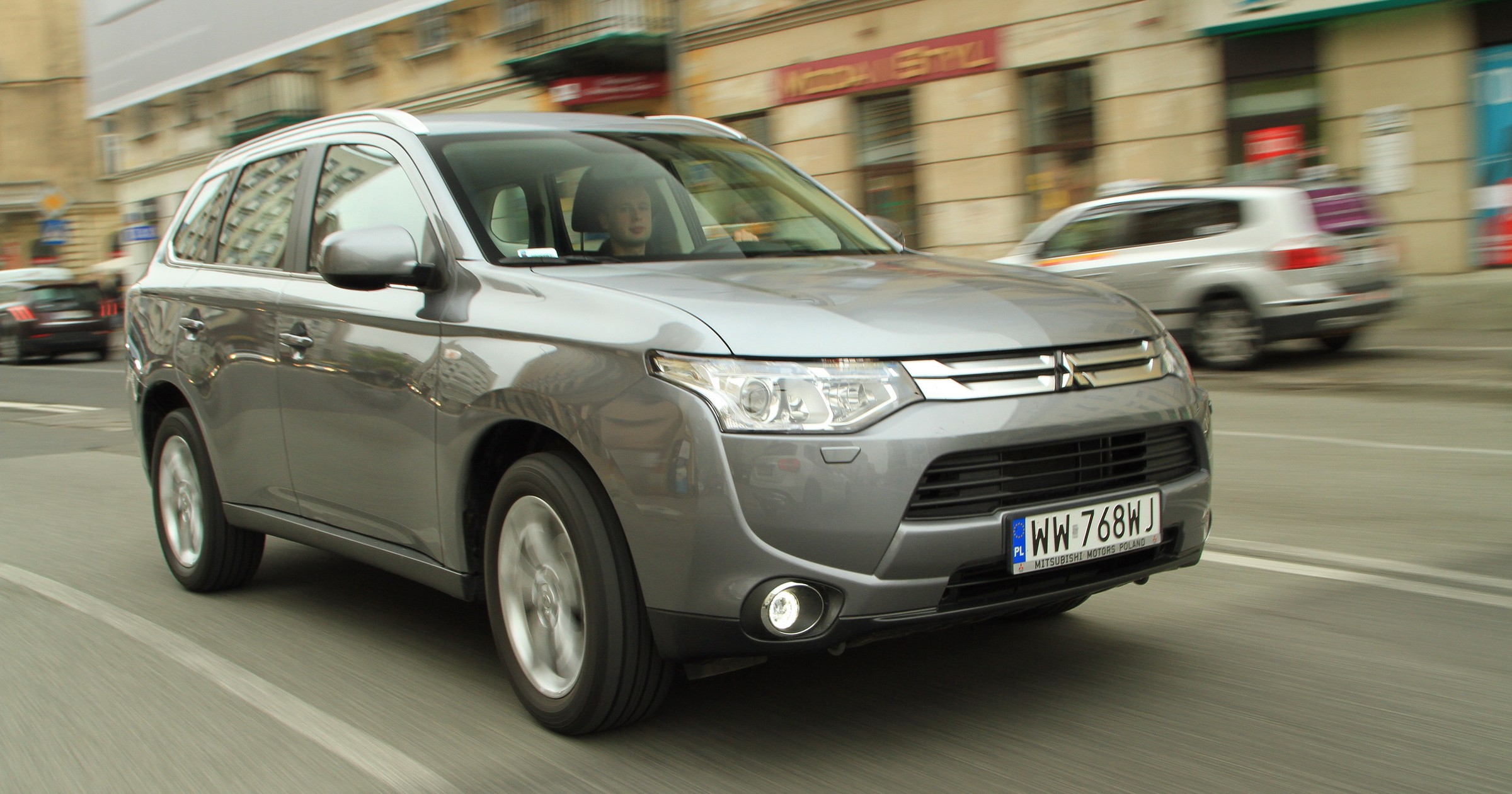 Mitsubishi Outlander 2.0 2WD (1)