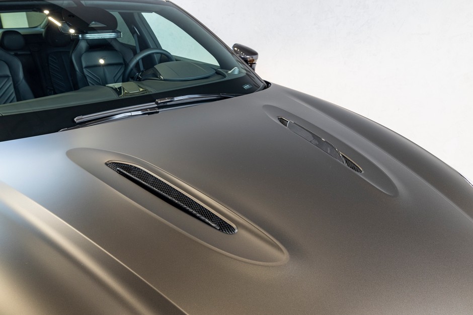 Aston Martin DBX S