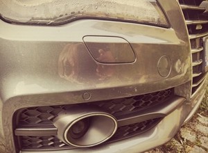 Demontował ten konkretny element z samochodów marki Audi. Był łatwo dostępny i drogi