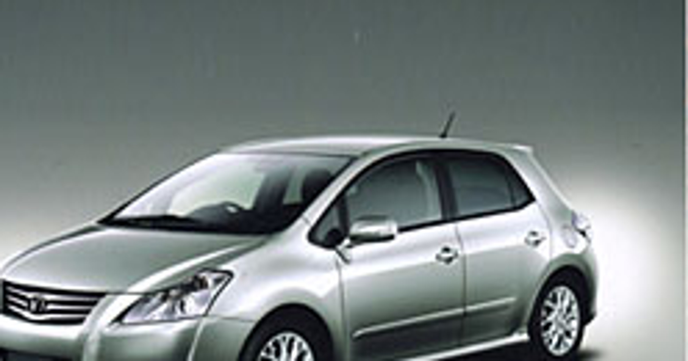 Toyota Blade: luksusowy i droższy Auris