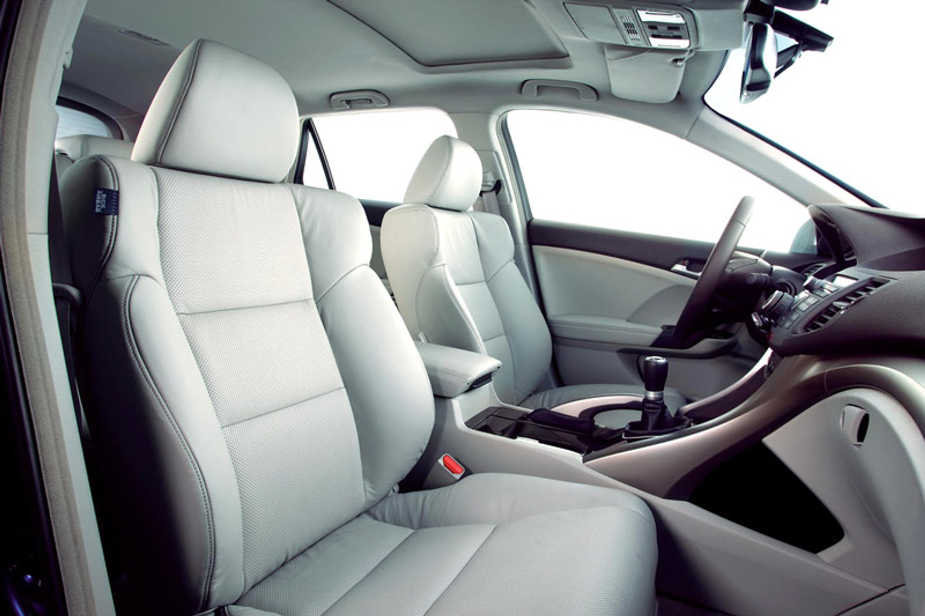 Honda Accord – wysokie tony (dane techniczne, fotogaleria)