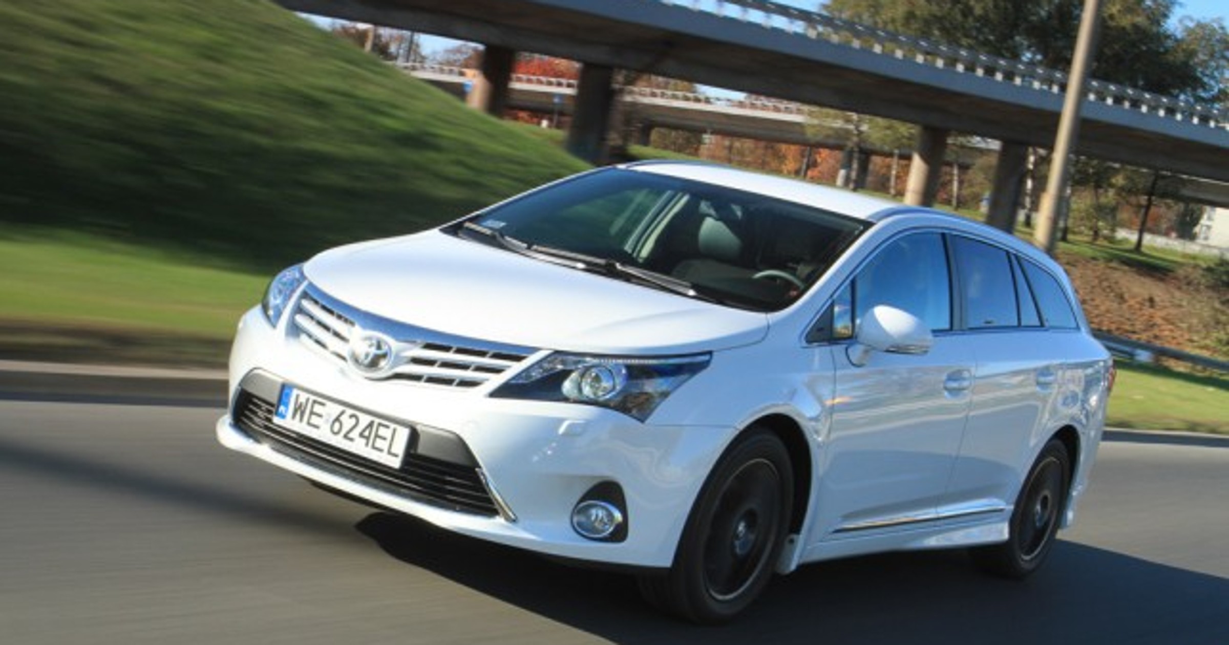 Toyota Powerboost - większa moc Avensisa, Hiluxa i Land Cruiserów 