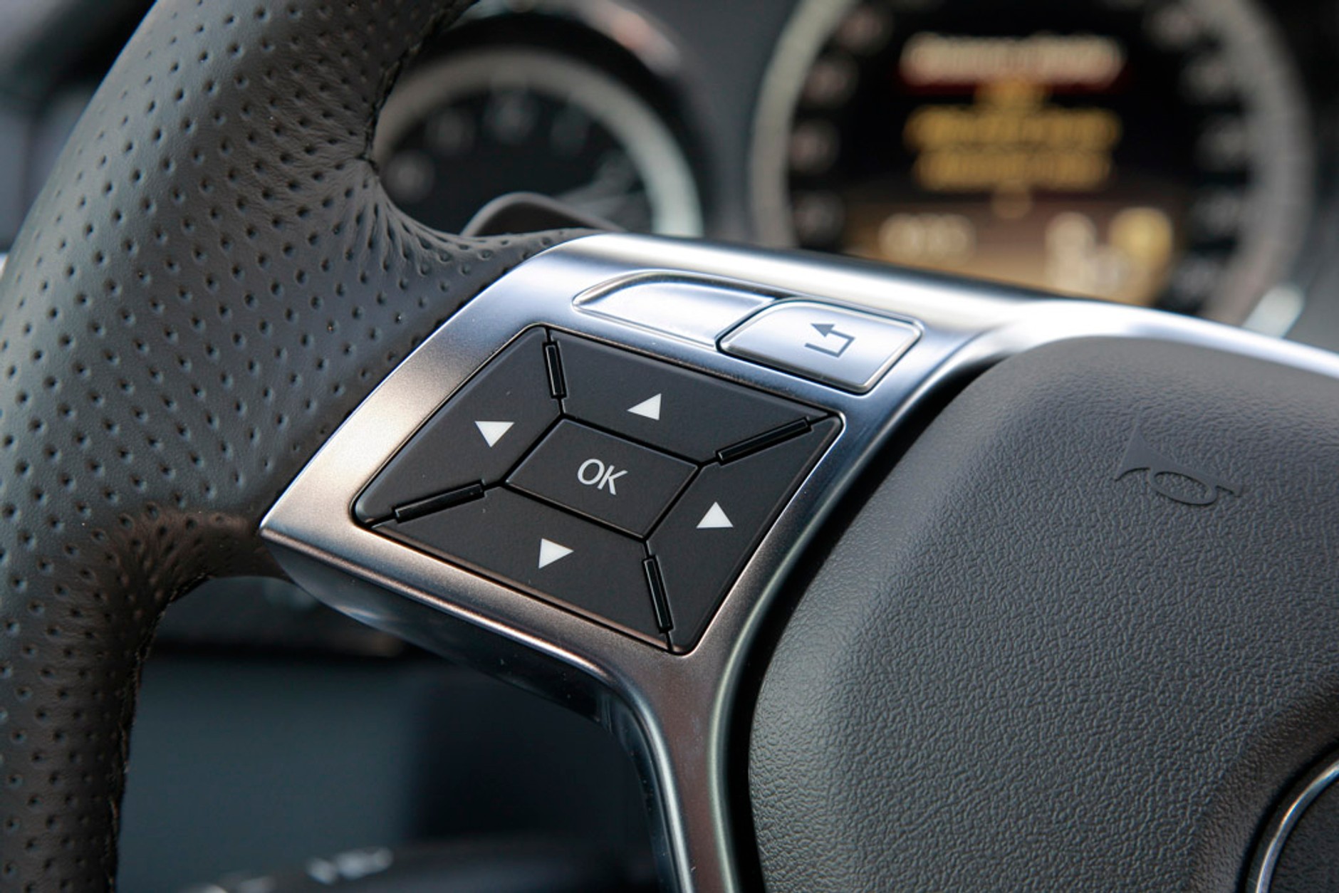 Mercedes E 500: rasowa limuzyna