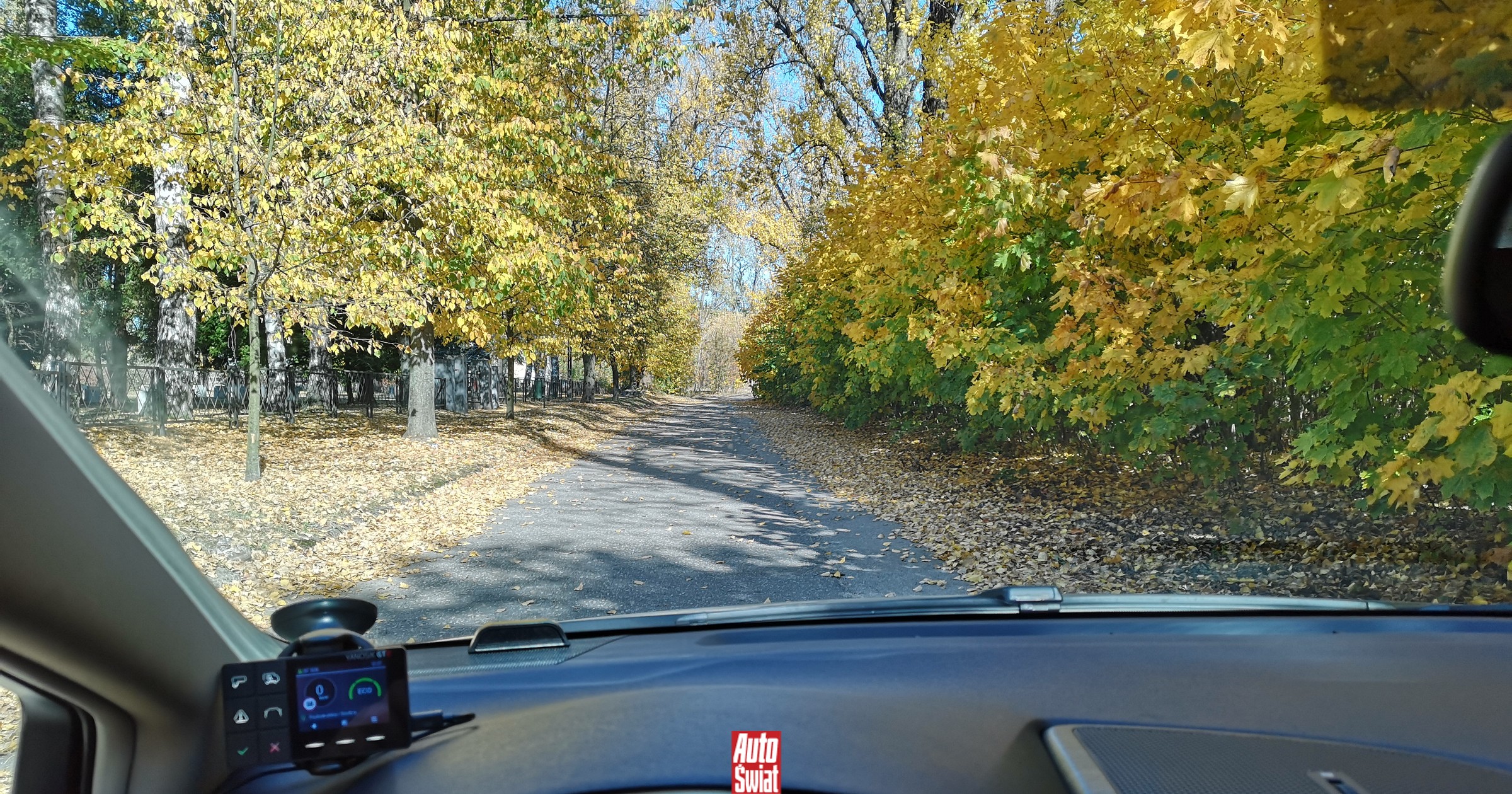 Zadbaj o samochód przed jesienią. Kluczowe wskazówki dla kierowców