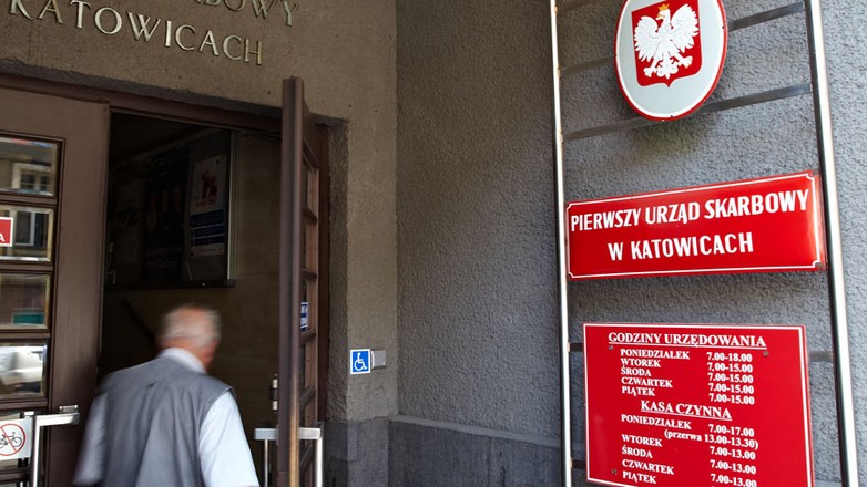 Jak to załatwić - podatek od zakupu samochodu