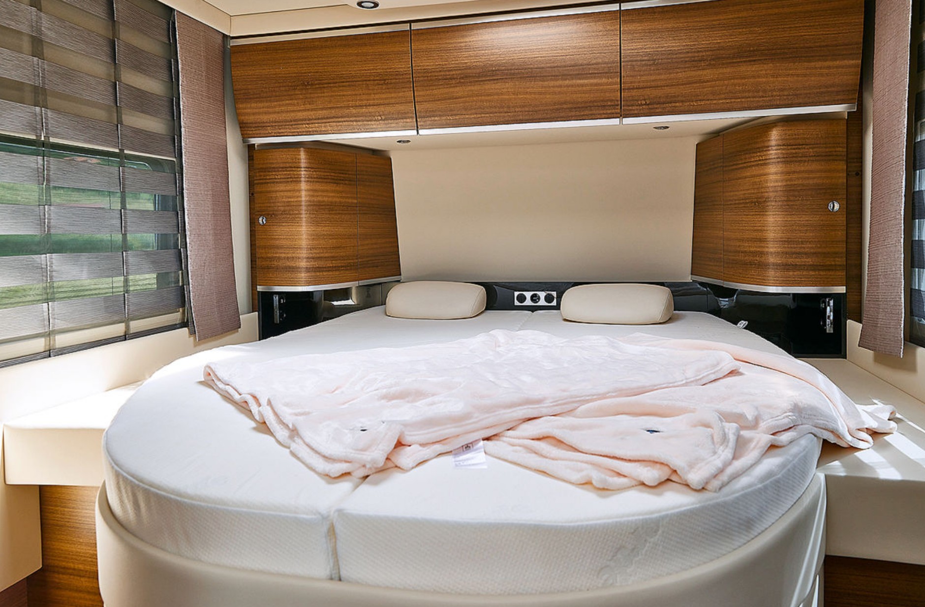 Concorde Charisma – test kampera