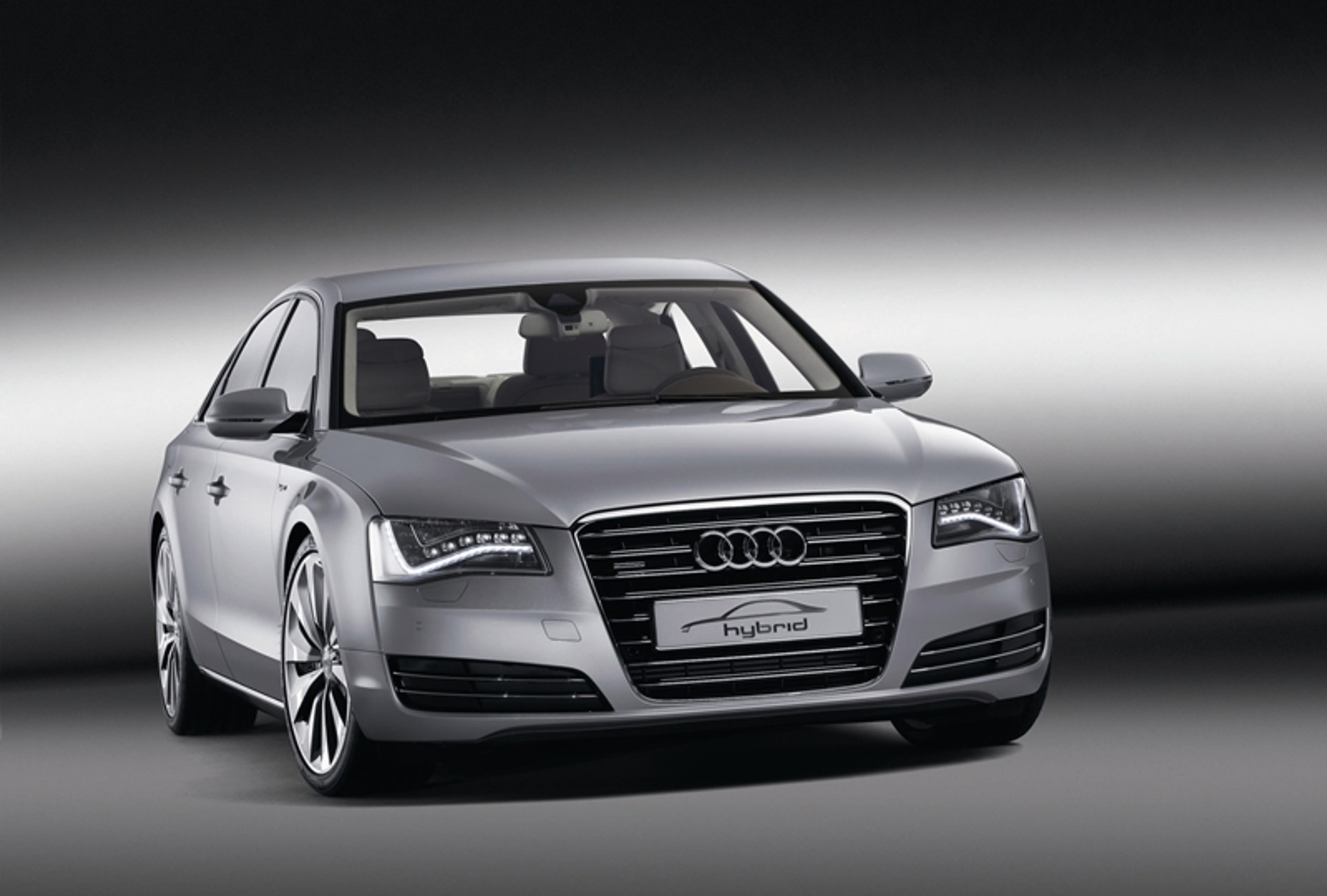 Audi A8 poddane hybrydyzacji