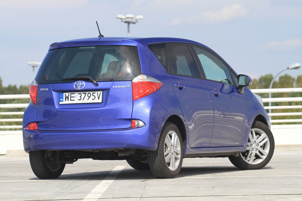 Toyota Verso S kontra Hyundai ix20 i Citroen C3 Picasso: czy to vany idealne na miasto?