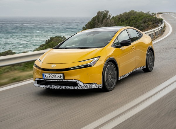 Hybrydowy "hot hatch" Toyoty zaskakuje nie tylko wyglądem. Znamy polski cennik
