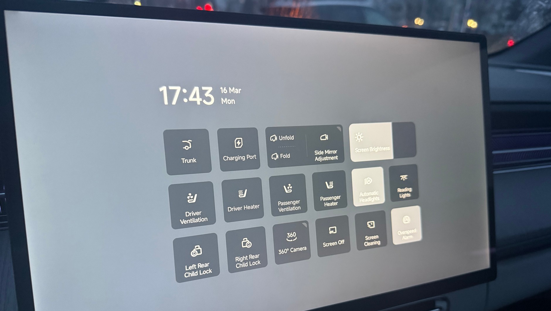 Xpeng G6 AWD Performance Pro: tak nie powinien wyglądać panel sterowania w samochodzie