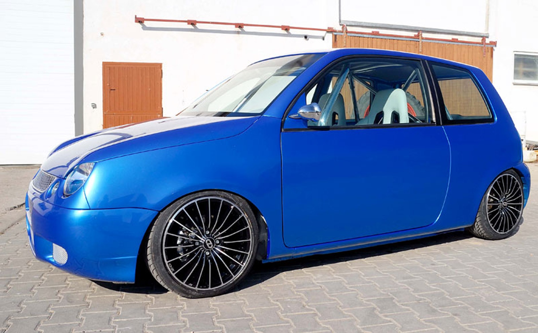 Garaż tunera: VW Lupo – wózek Papy Smerfa