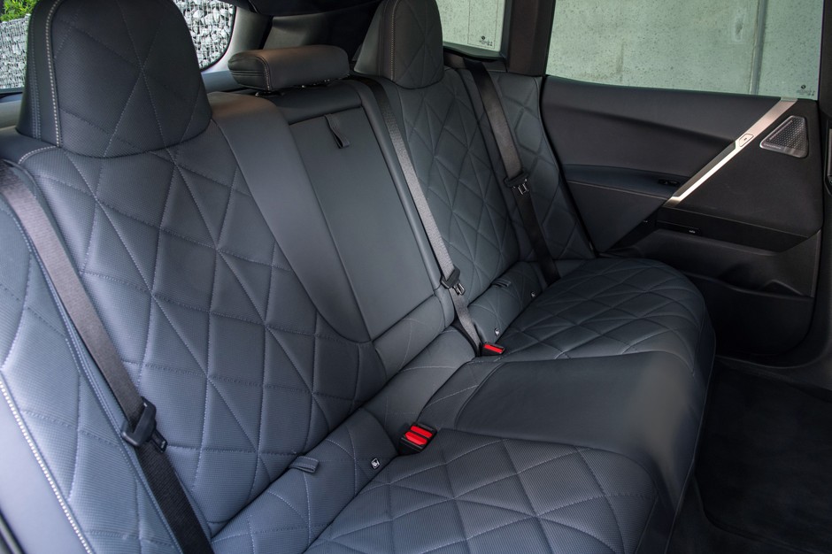 BMW iX (2021)
