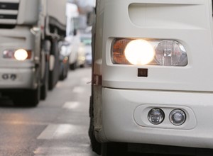 Nieludzkie warunki na granicy. Protest rolników uderza w kierowców ciężarówek