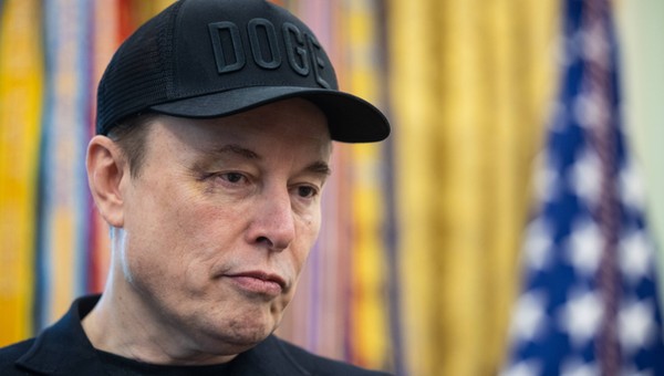 Elon Musk stracił w jeden dzień 34 mld dol. W tle publiczna kłótnia z Trumpem