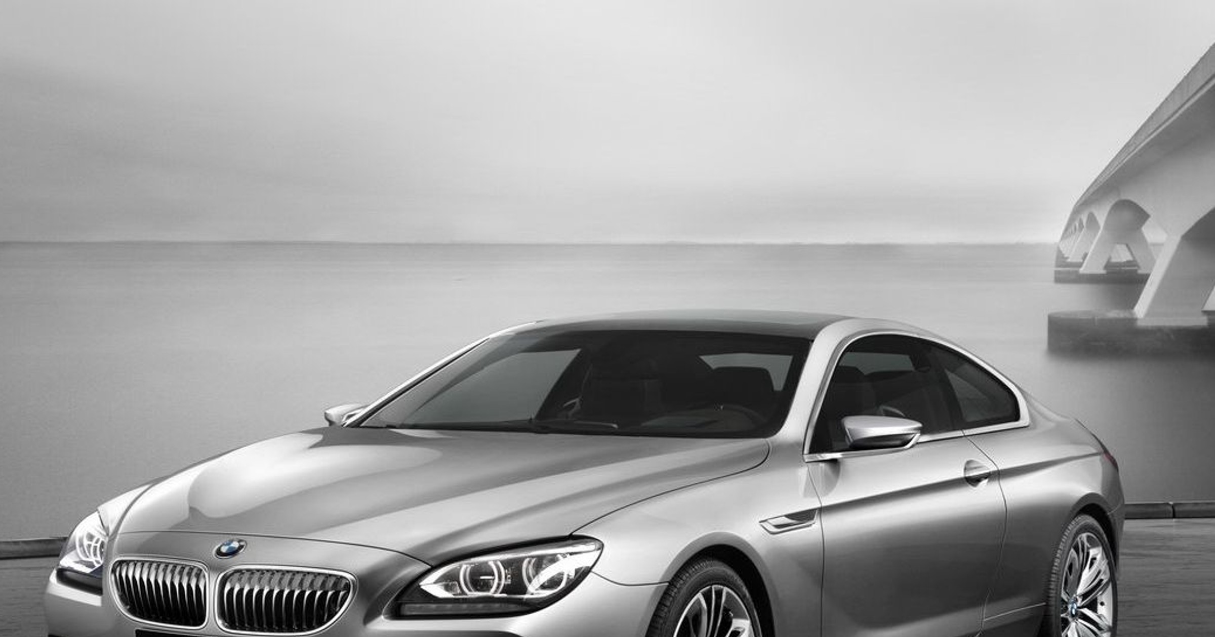 BMW Concept 6 Coupé ozdobą  paryskiego stoiska