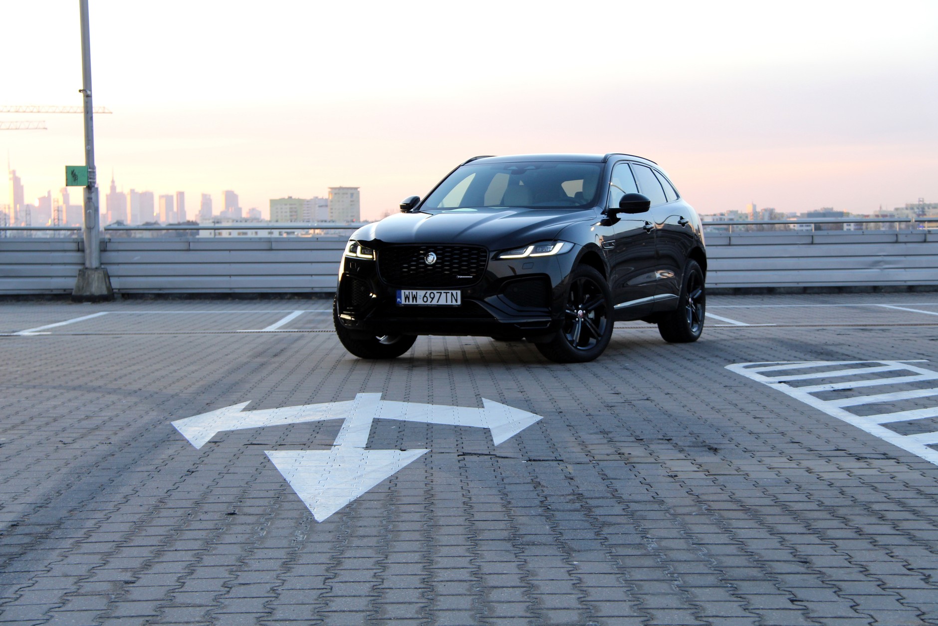 Jaguar F-Pace 2.0D R-Dynamic SE