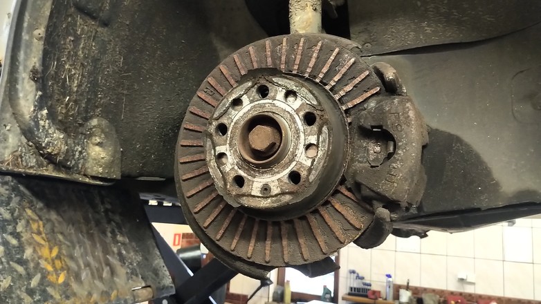 Zupełnie zużyte hamulce